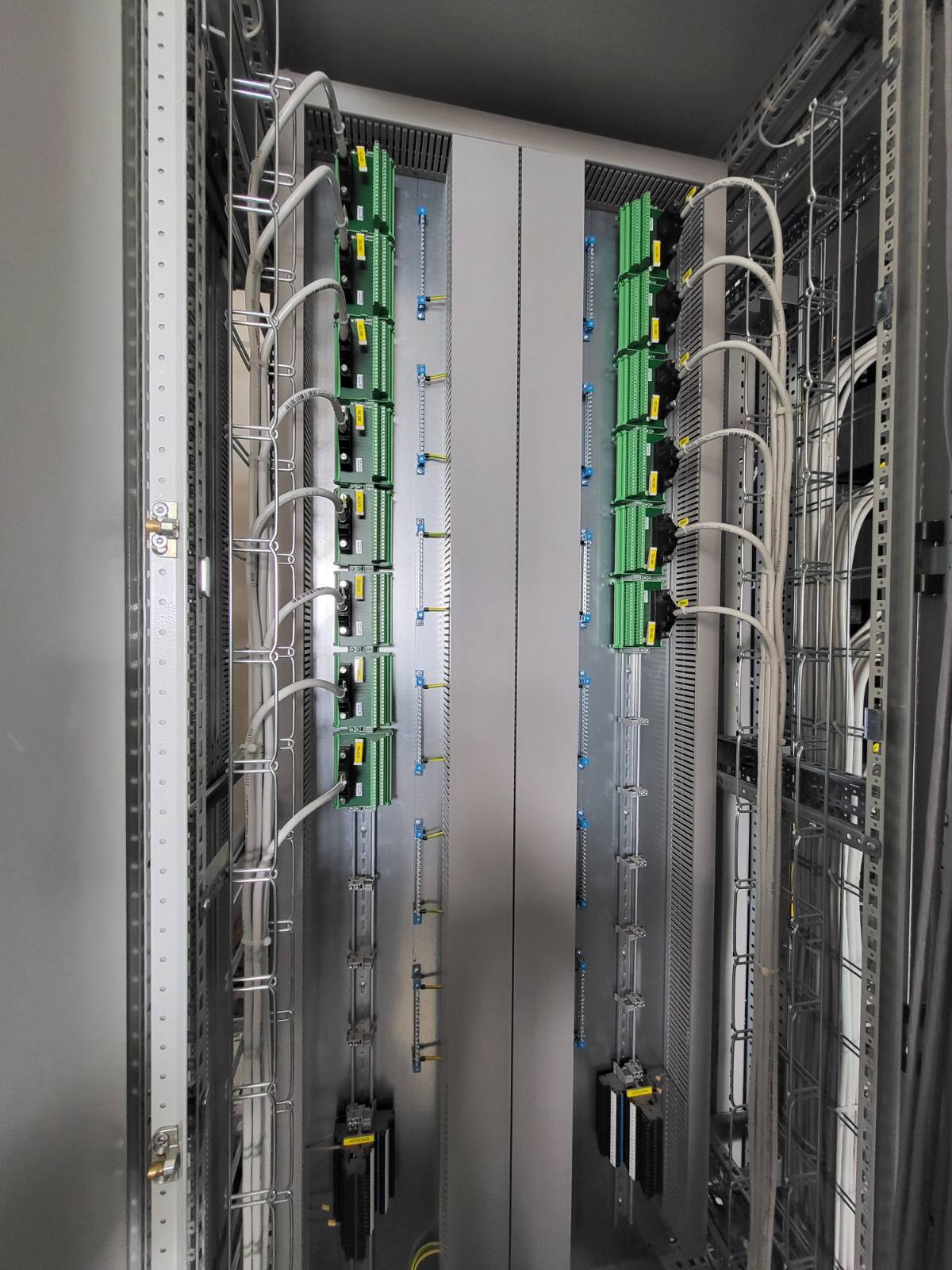 DCS-Überwachungs- und Leitsystem in der neuen CMAP-Anlage in der Fabrik Elixir Prahovo