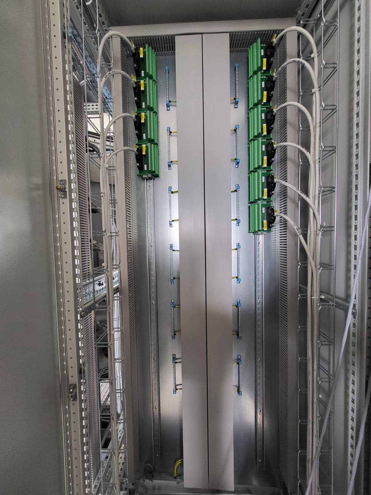 DCS-Überwachungs- und Leitsystem in der neuen CMAP-Anlage in der Fabrik Elixir Prahovo