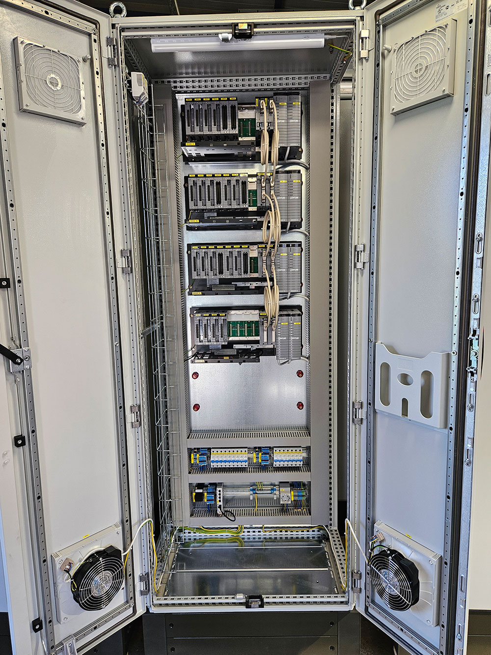DCS Control System at the Defluorination/SAP4 Plant at the Elixir Prahovo factory