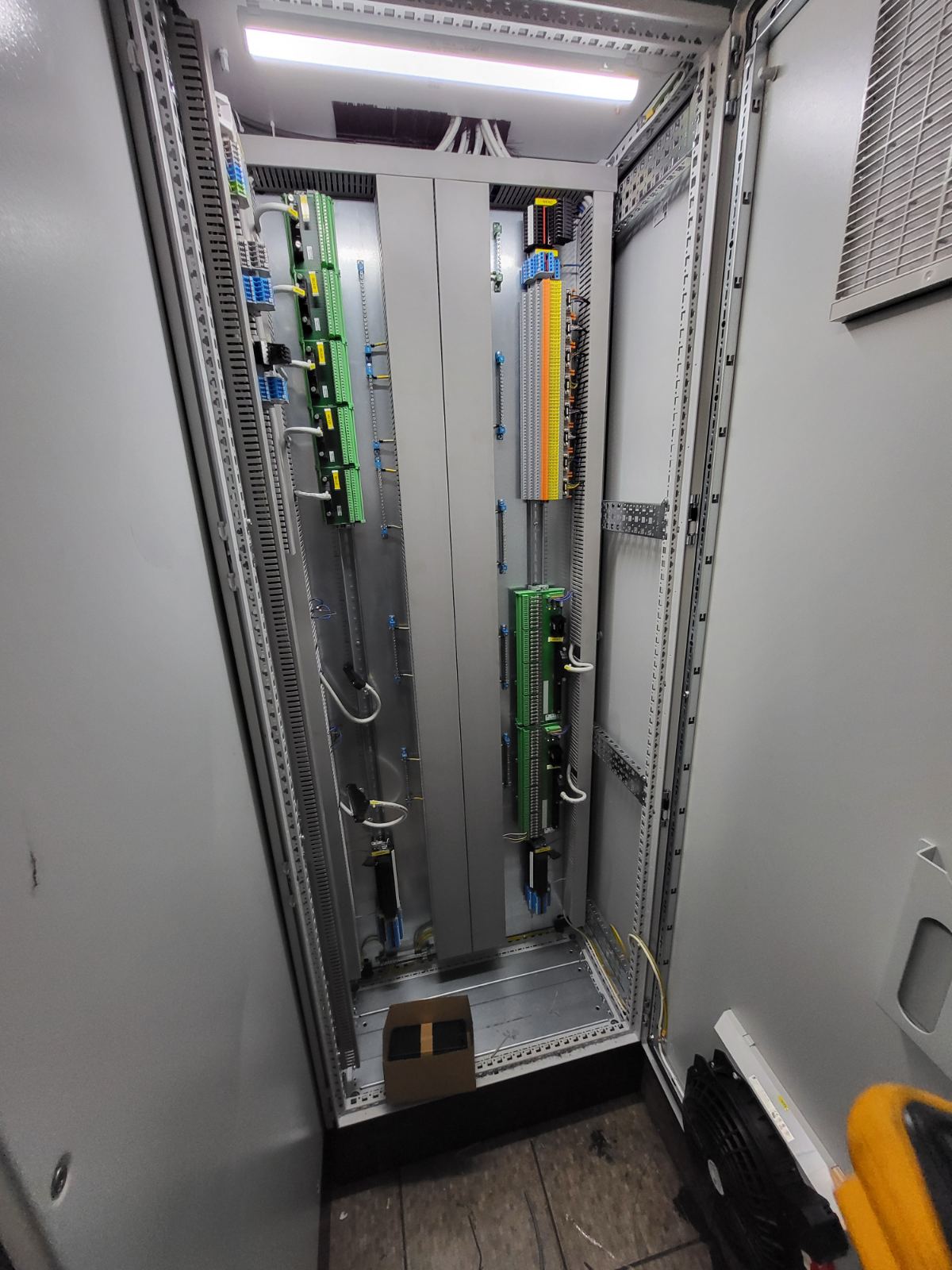 DCS-Überwachungs- und Leitsystem in der Energieanlage der Fabrik Elixir Prahovo