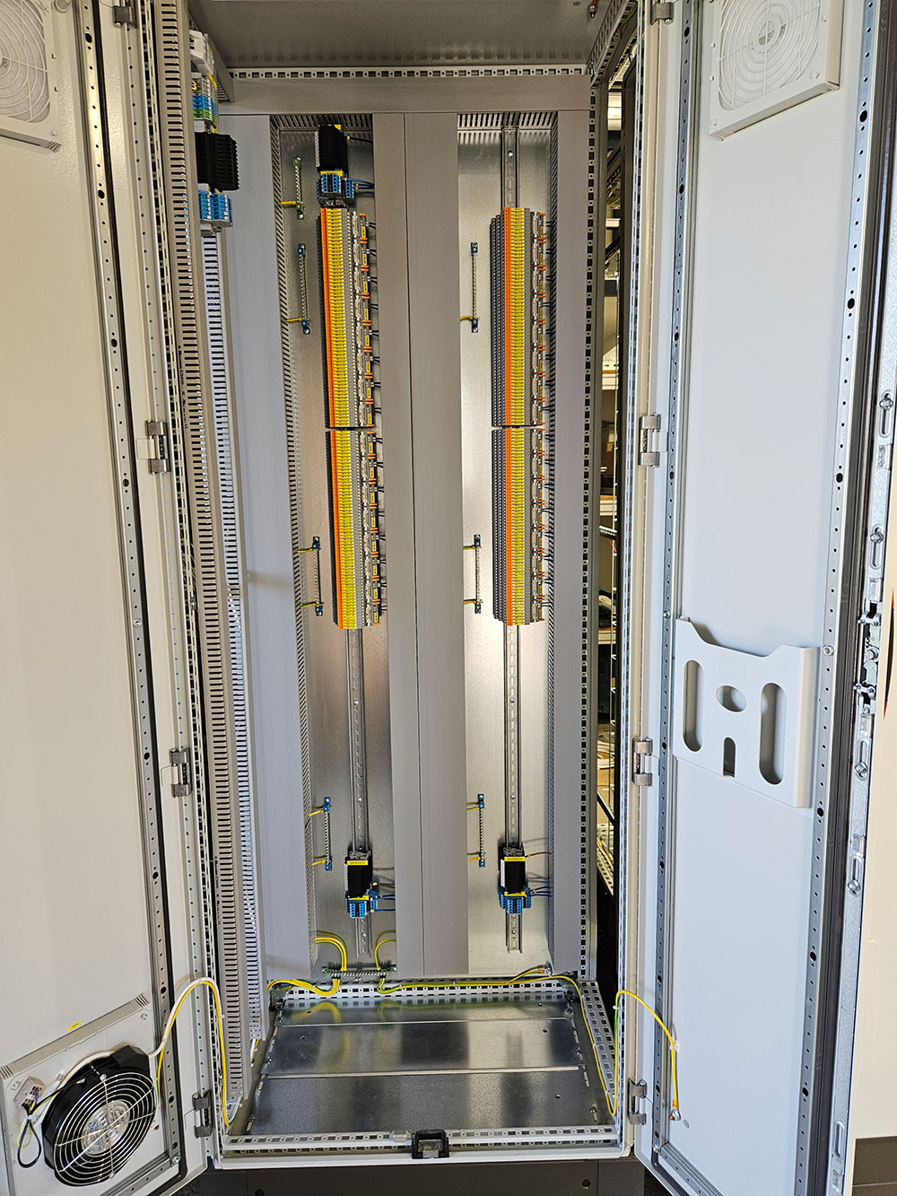 DCS Control System at the Defluorination/SAP4 Plant at the Elixir Prahovo factory